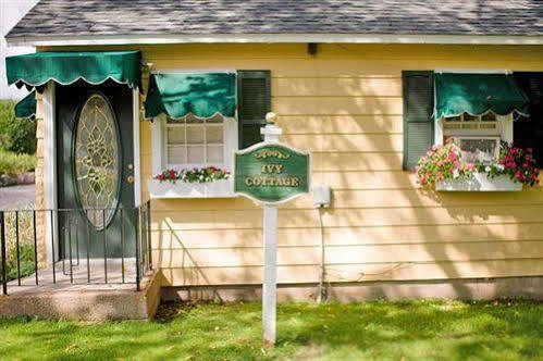 The English Inn Eaton Rapids Exteriör bild